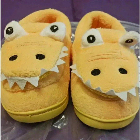 Gator slippers for toddlers sz 7-11 - Picture 3 of 4